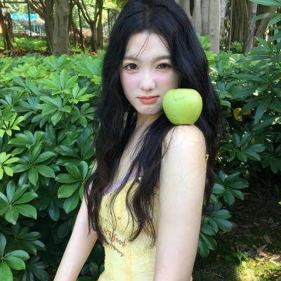 青青河畔草